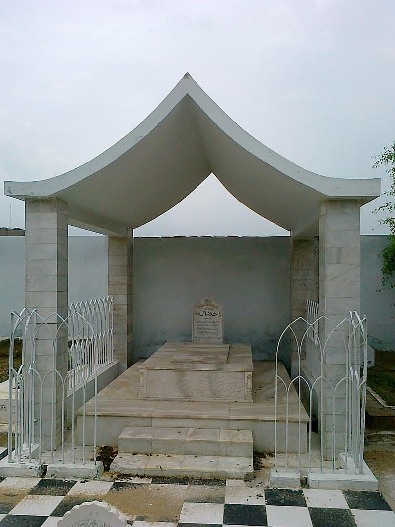 پاکستانی مسلح افواج کی جانب سے پائلٹ آفیسر راشد منہاس شہید کو 52ویں یوم شہادت پر شاندار خراج عقیدتArmed Forces of Pakistan Pay Rich Tribute to Pilot Officer Rashid Minhas Shaheed on 52nd Martyrdom Anniversary…..Report ; ASGHAR ALI MUBARAK