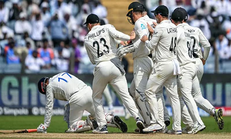 کاغذی شیر بھارت گھر میں ڈھیر، نیوزی لینڈ نے بھارت کو وائٹ واش کردیا۔ Paper lions piled up at home, New Zealand whitewashed India.(اصغر مبارک)