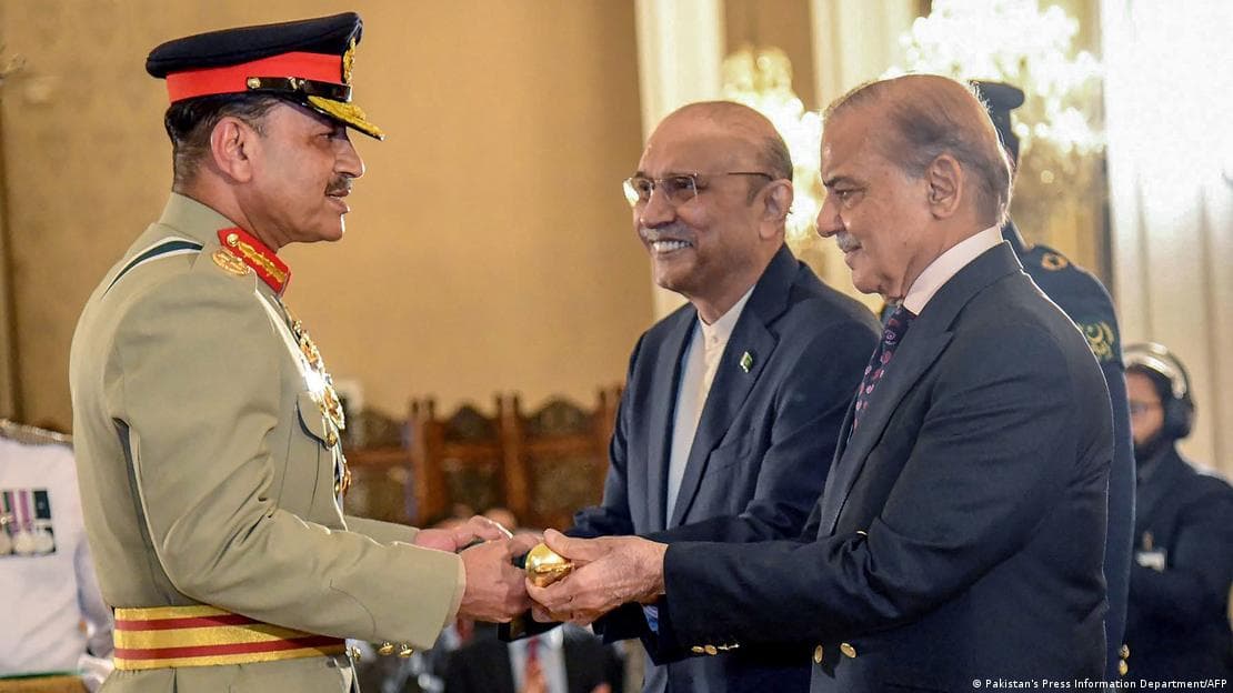Field Marshal Asim Munir’s appointment as Chief of Army Staff and Chief of Defense Forces approved …. فیلڈ مارشل عاصم منیر کی چیف آف آرمی اسٹاف و چیف آف ڈیفنس فورسز تعیناتی کی منظوری …..(اصغر علی مبارک)….