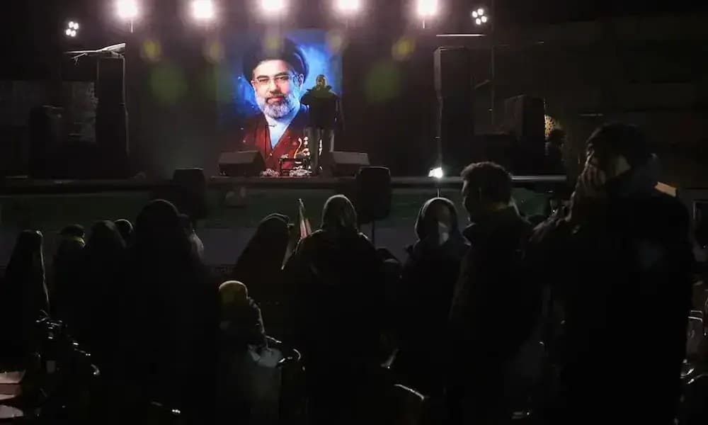 US President claims talks with Iran, Pakistani diplomatic efforts, Shahbaz Sharif’s contact with the Iranian President,امریکی صدر کاایران سے مذاکرات کا دعویٰ ,پاکستانی سفارتی کوشش ,شہباز شریف کا ایرانی صدر سےرابطہ،رئیس جمهور آمریکا مدعی مذاکره با ایران، تلاش‌های دیپلماتیک پاکستان، تماس شهباز شریف با رئیس جمهور ایران، ….؛ زعم الرئيس الأمريكي دونالد ترامب استمرار المحادثات مع إيران، بينما نفت وسائل الإعلام الإيرانية استمرار أي محادثات مع الولايات