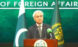 PAKISTAN MOBILIZES DIPLOMATIC CHANNELS IN GAZA PEACE BOARD ALLIANCE; CALLS FOR CEASEFIRE AND PALESTINIAN STATEHOOD