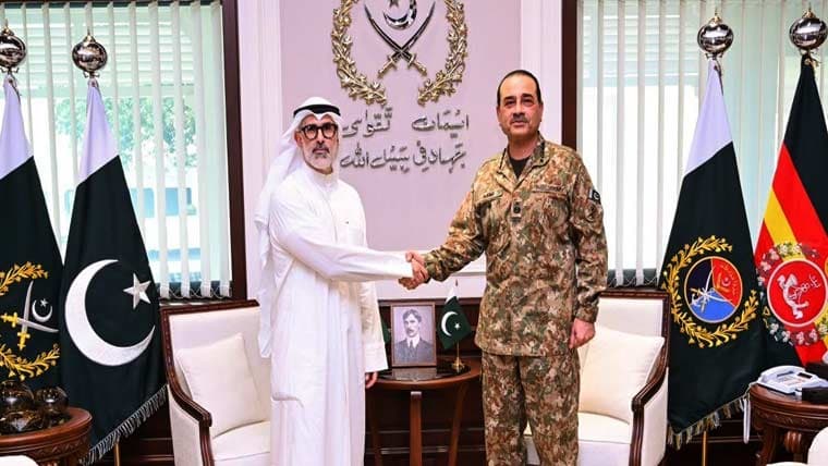 کویتی وزیر خارجہ کی فیلڈ مارشل سے ملاقات، دفاعی تعاون پر اتفاقKuwaiti Foreign Minister meets Field Marshal, agrees on defense cooperation