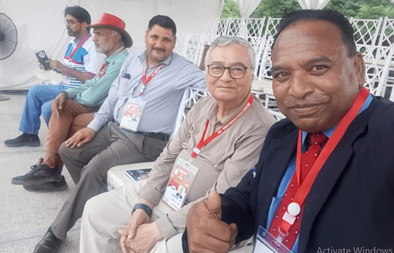 Pakistan vs South Korea international match Islamabad, senior Pakistani sports journalist Asghar Ali Mubarak presented ‘Sports Times International’ souvenirs to South Korean Ambassador Park Ki-jun, IPC and Pakistan Hockey Federation President Mohiuddin Ahmed Wani.