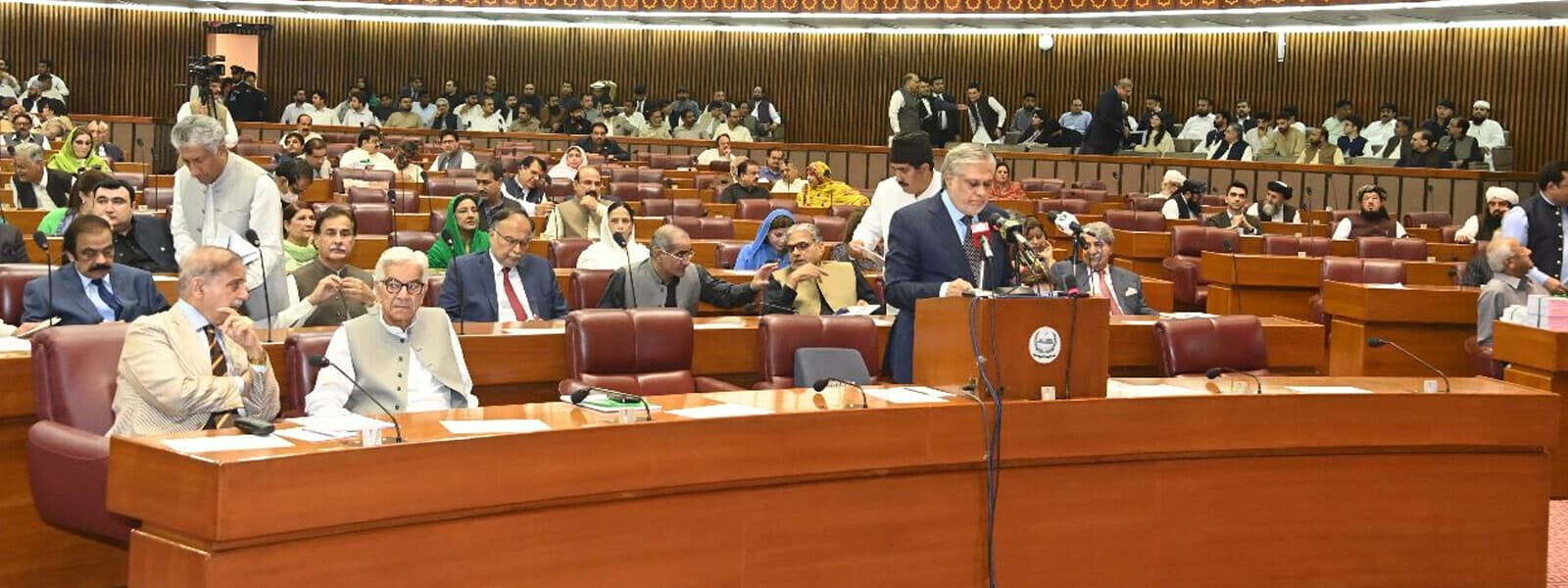 “مالی مشکلات کے باوجود اتحادی حکومت کا بجٹ میں عوام کو بےپناہ ریلیف دینے کا اعلان ” …….. کالم..اندر کی بات…کالم نگار….اصغر علی مبارک…