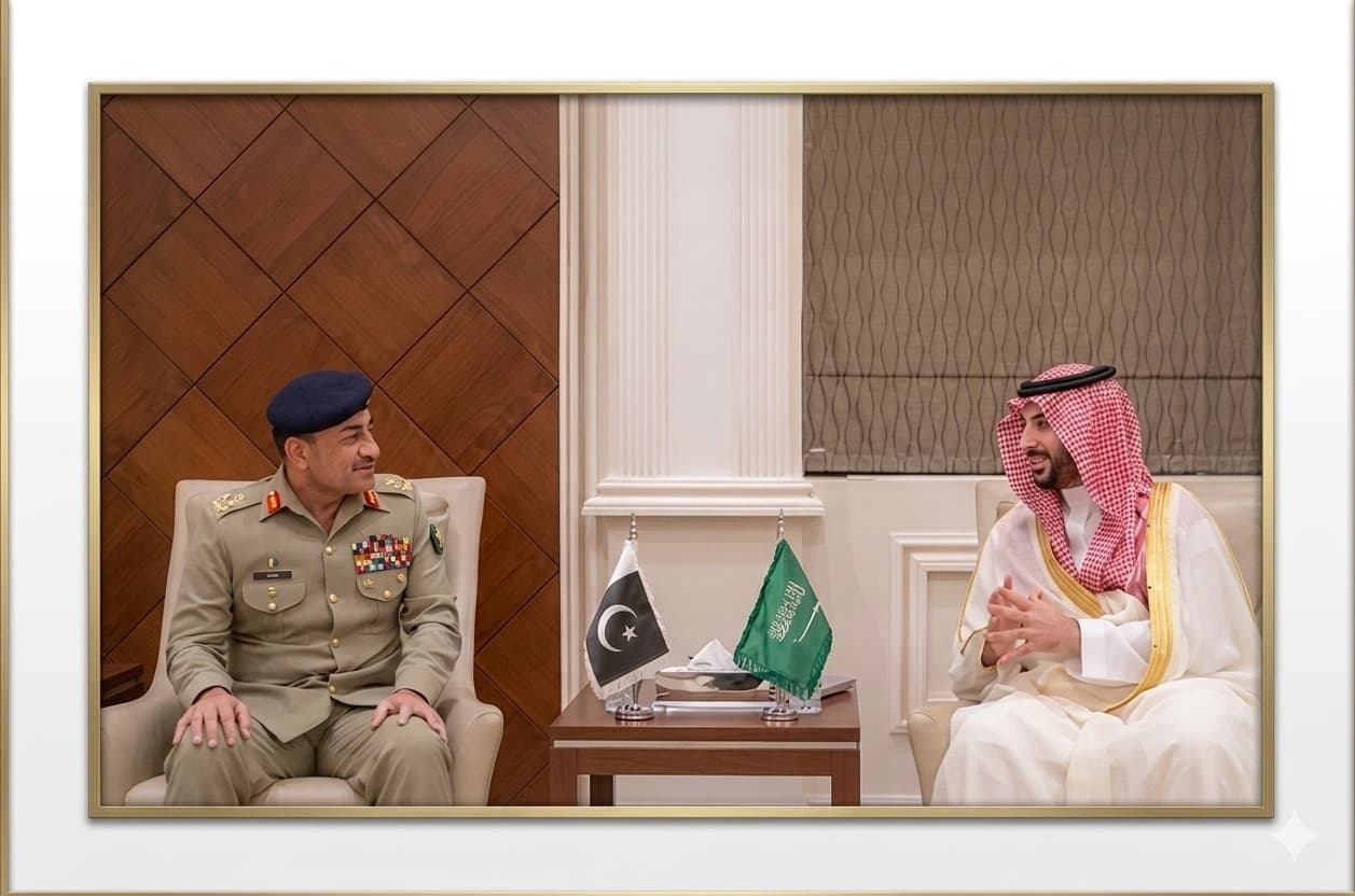 فیلڈ مارشل سید عاصم منیر کادورہ سعودی عرب ,متوازن , خودمختار خارجہ حکمتِ عملی کا عکاس ….Field Marshal Syed Asim Munir’s visit to Saudi Arabia reflects a balanced, independent foreign policy …تعكس زيارة المشير سيد عاصم منير إلى المملكة العربية السعودية سياسة خارجية متوازنة ومستقلة…