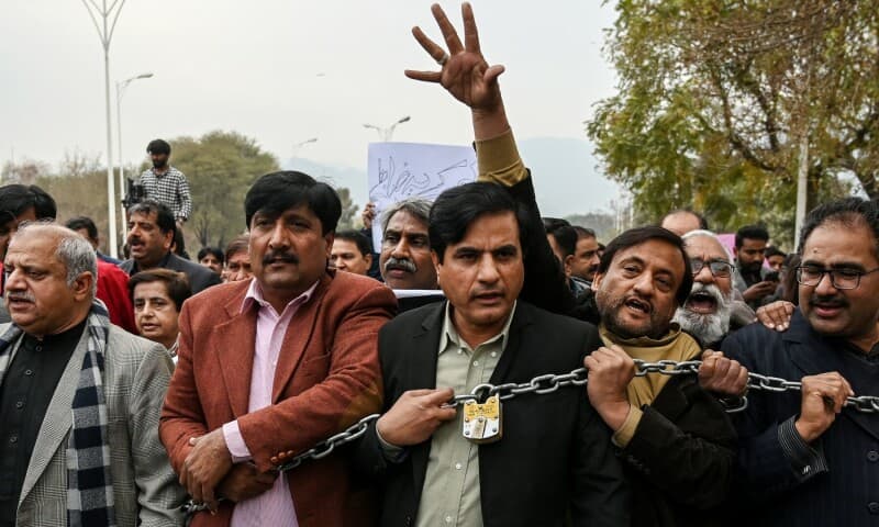 پیمرا کونسل آف کمپلینٹس کی تکمیل: صحافیوں کی بڑی کامیابی، RIUJ وفاقی وزیر اطلاعات کے خلاف احتجاج کا اعلان